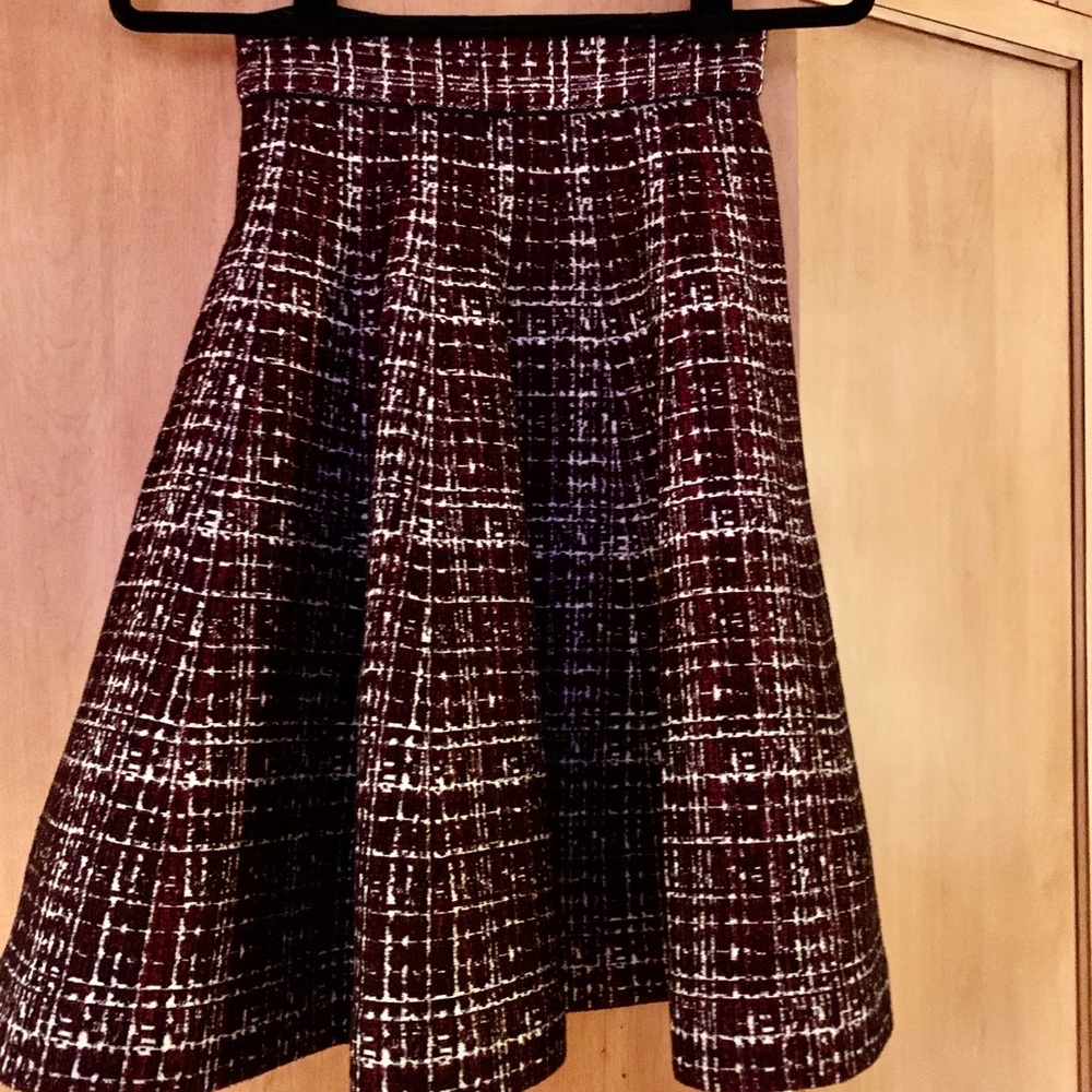 Prada skirt Sz 0 NWOT never worn